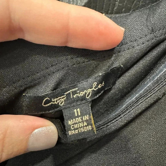 CITY TRIANGLES romper - Picture 2 of 4